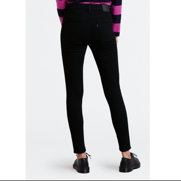 Levi’s 720 High Rise Super Skinny Jeans in Black. 27. - Picture 2 of 5